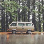 Peace Vans logo